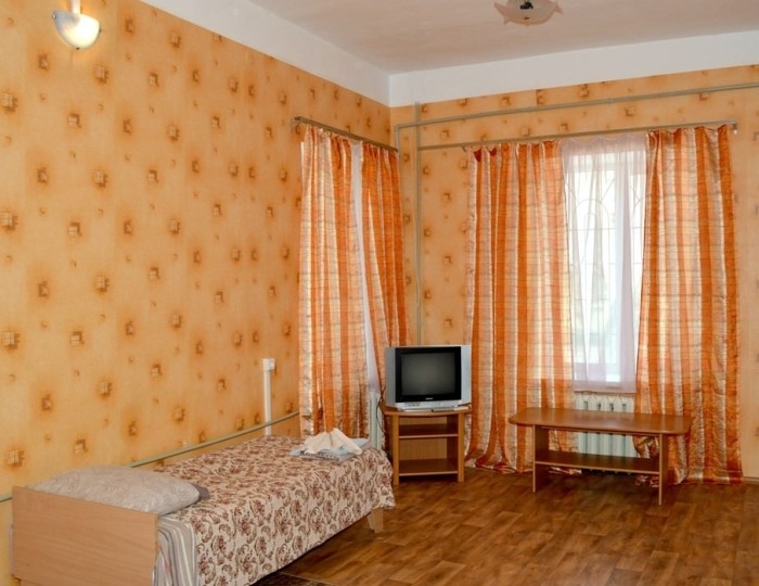 2-мест.(разм. в 3-мест.) семейный, корп. 4 - База отдыха «Светлая» Феодосия